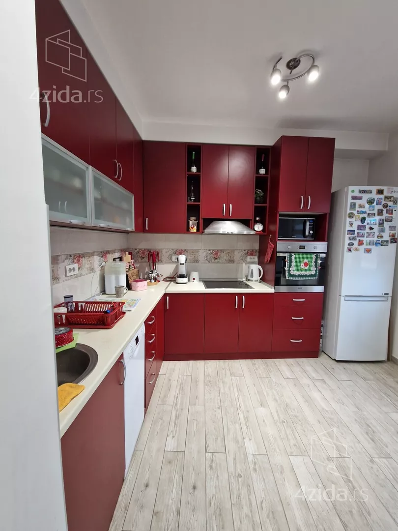 Četvoroiposoban stan | 4zida