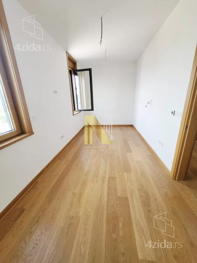 Četvoroiposoban stan | 4zida