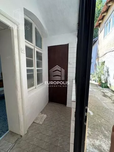Lokal | 4zida