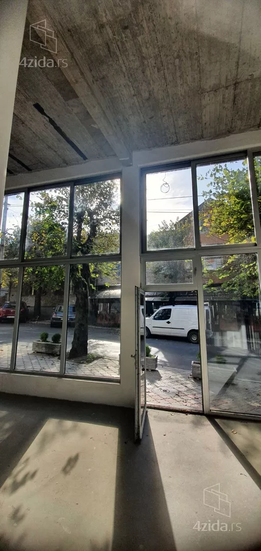 Lokal | 4zida