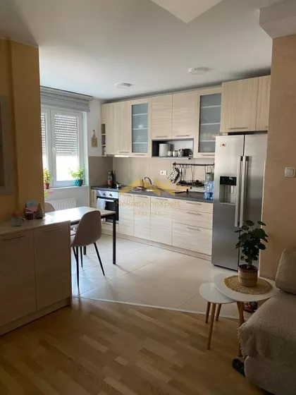 Bulevar Patrijarha Pavla (Somborski Bulevar) | 4zida.rs