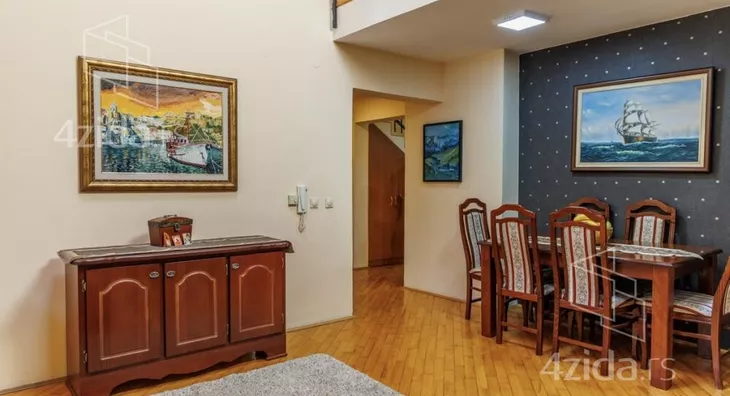 Troiposoban stan | 4zida