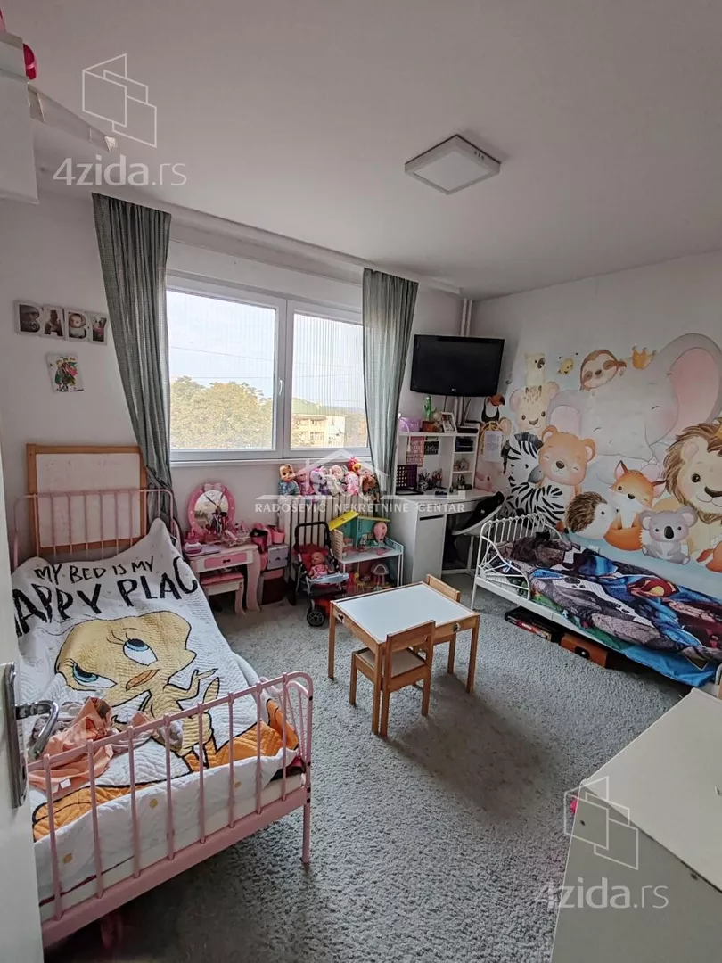 Dvoiposoban stan | 4zida