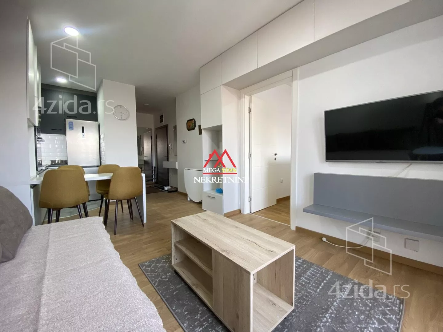 Jednoiposoban stan | 4zida