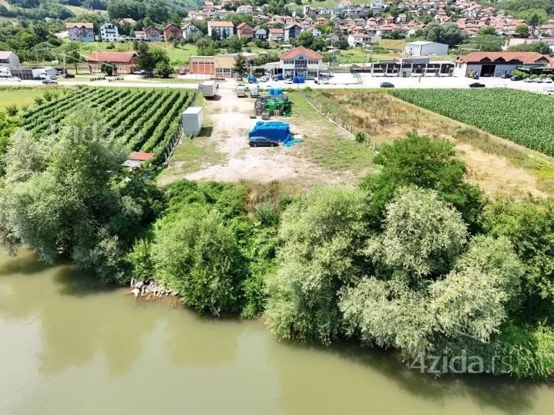 Plac | 4zida