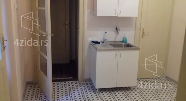 Četvoroiposoban stan | 4zida