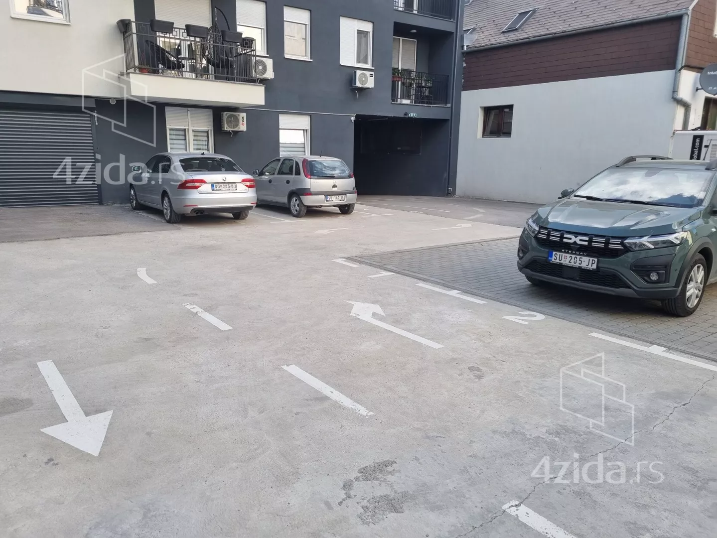 Trosoban stan | 4zida