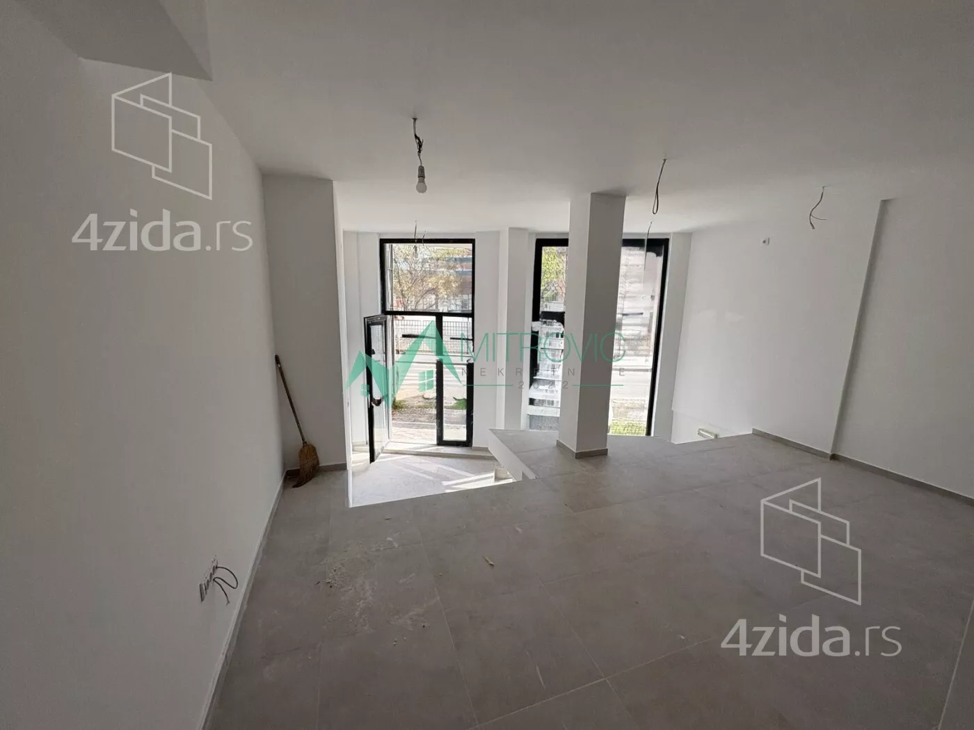 Poslovni prostor | 4zida