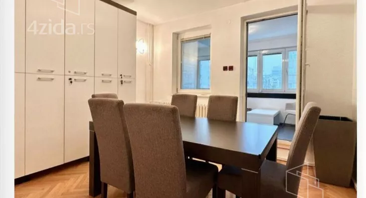 Sedmosoban stan | 4zida