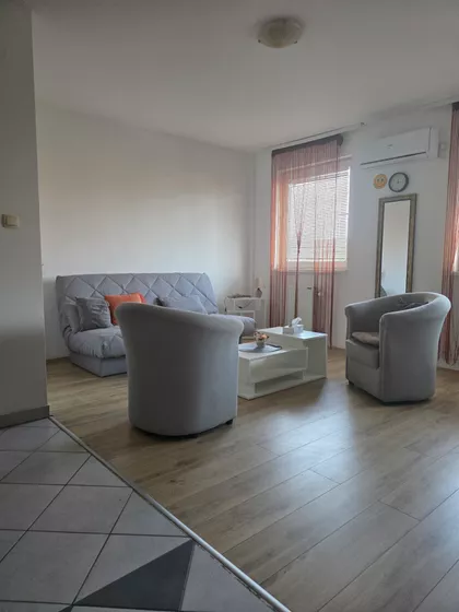 Vojvode Petra Bojovića 23 | 4zida.rs