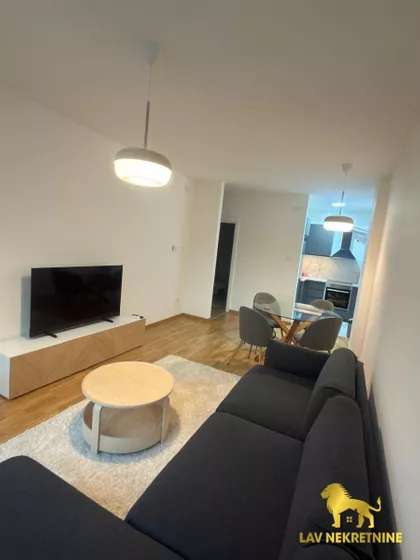 RUMENAČKI PUT | 4zida.rs