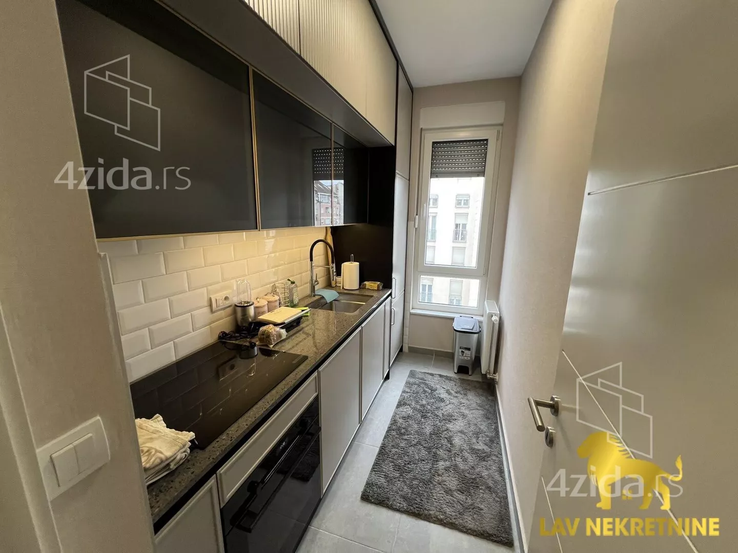 Troiposoban stan | 4zida