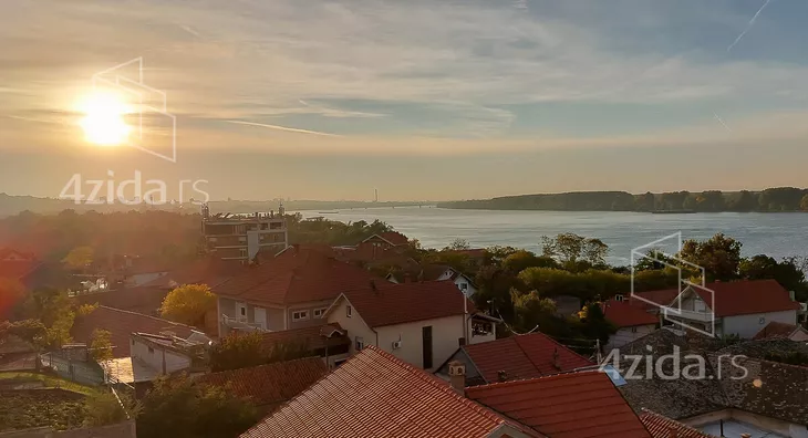 Šestosoban stan | 4zida