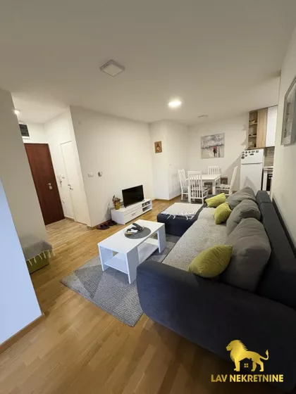 HADŽI RUVIMOVA | 4zida.rs