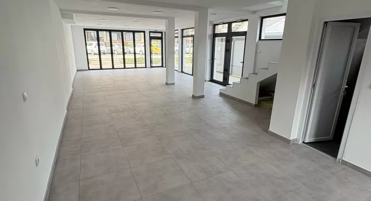 Poslovna zgrada | 4zida