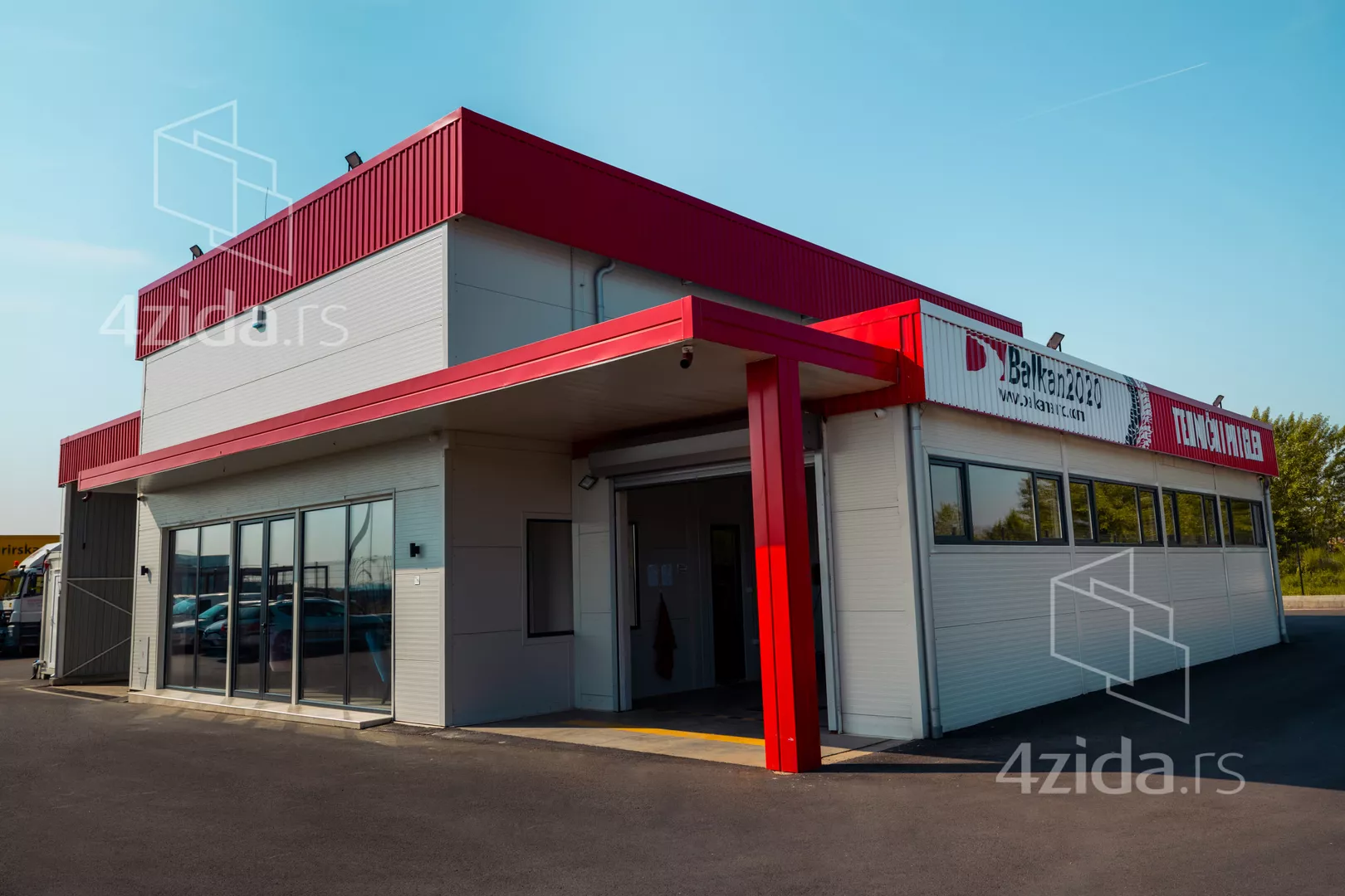 Poslovna zgrada | 4zida