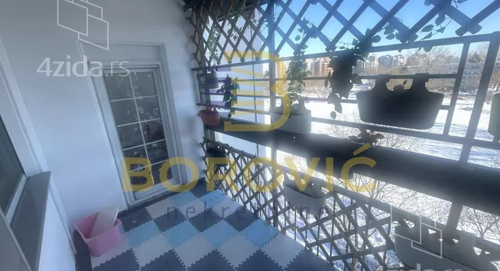 Troiposoban stan | 4zida