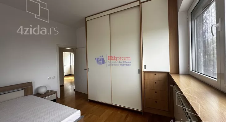 Četvoroiposoban stan | 4zida