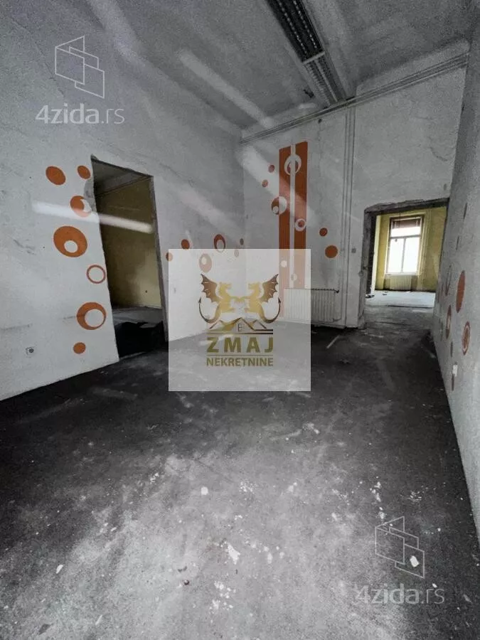 Poslovna zgrada | 4zida