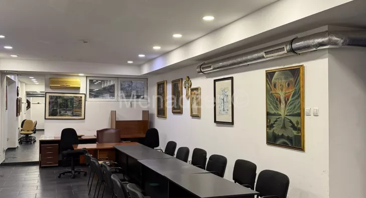 Poslovna zgrada | 4zida