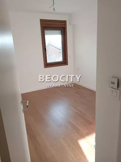 Ustanička | 4zida.rs