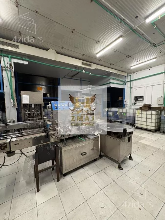 Poslovna zgrada | 4zida