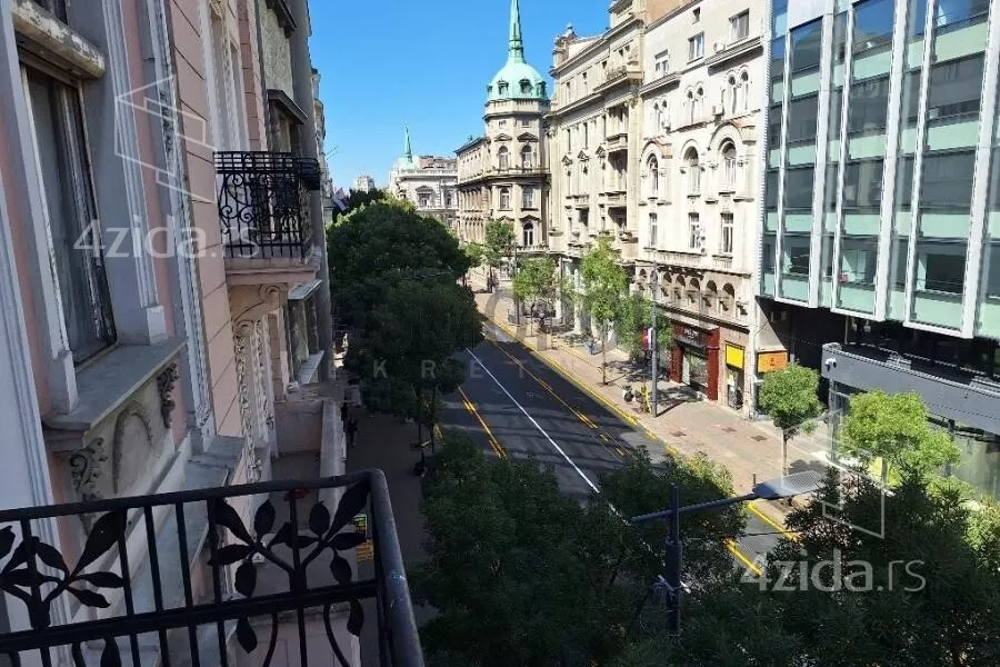 Šestosoban stan | 4zida