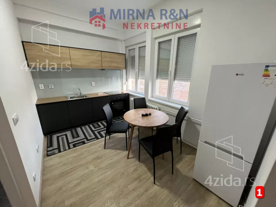 Četvoroiposoban stan | 4zida