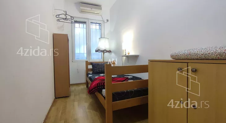 Šestosoban stan | 4zida