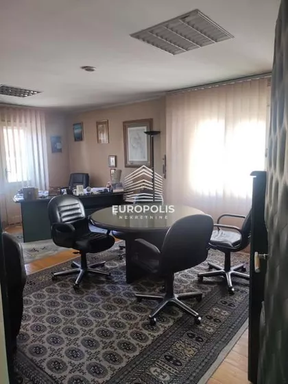 Emila Zole | 4zida.rs