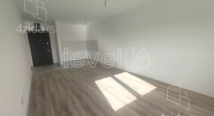 Šestosoban stan | 4zida