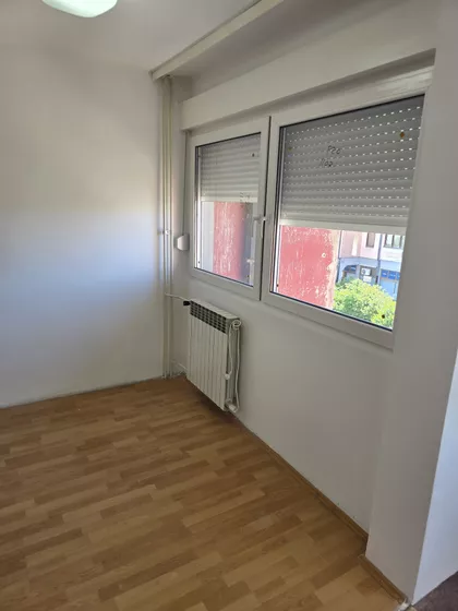 Glavna 2 | 4zida.rs