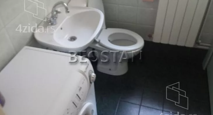 Četvoroiposoban stan | 4zida