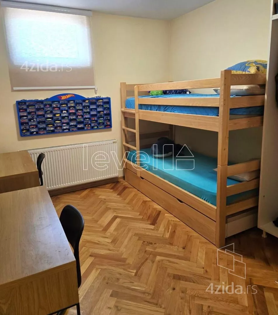 Troiposoban stan | 4zida