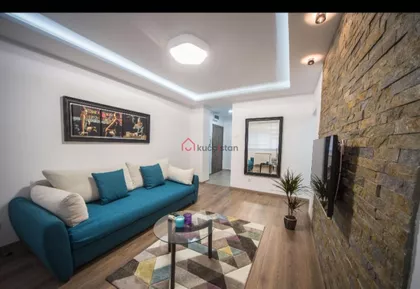 Studentski Trg | 4zida.rs