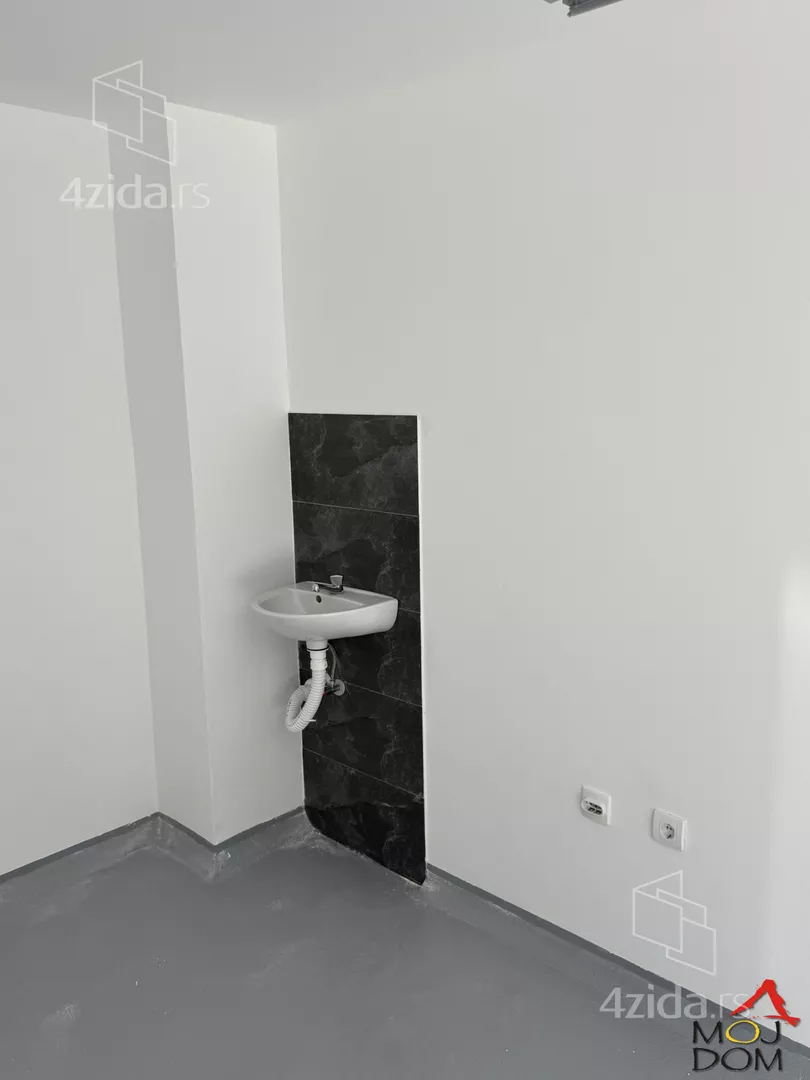 Šestosoban stan | 4zida