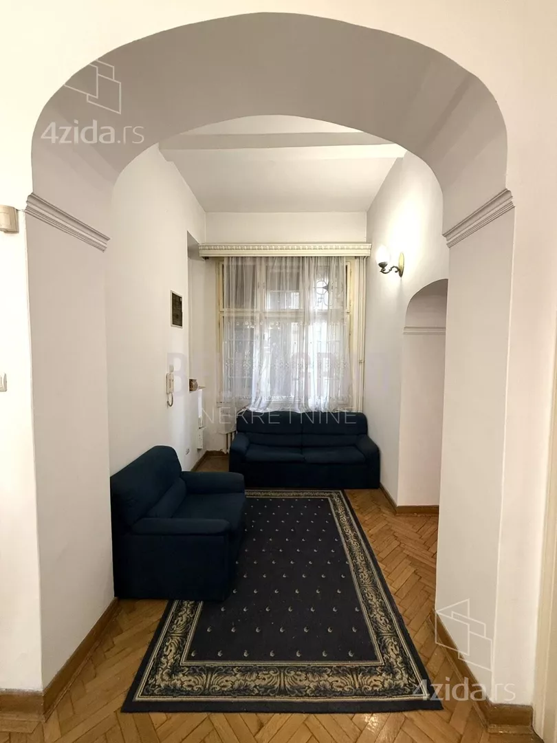 Šestosoban stan | 4zida