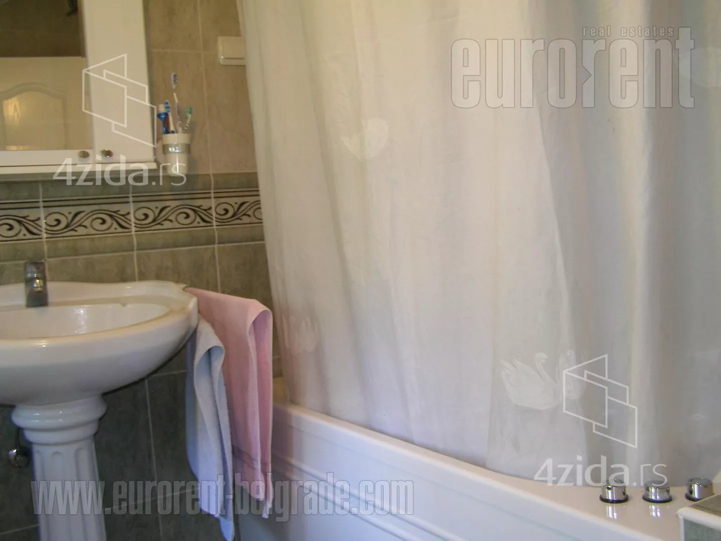 Petosoban stan | 4zida