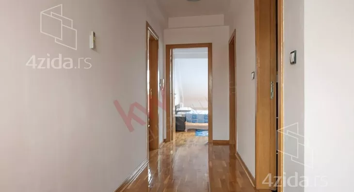 Petosoban stan | 4zida