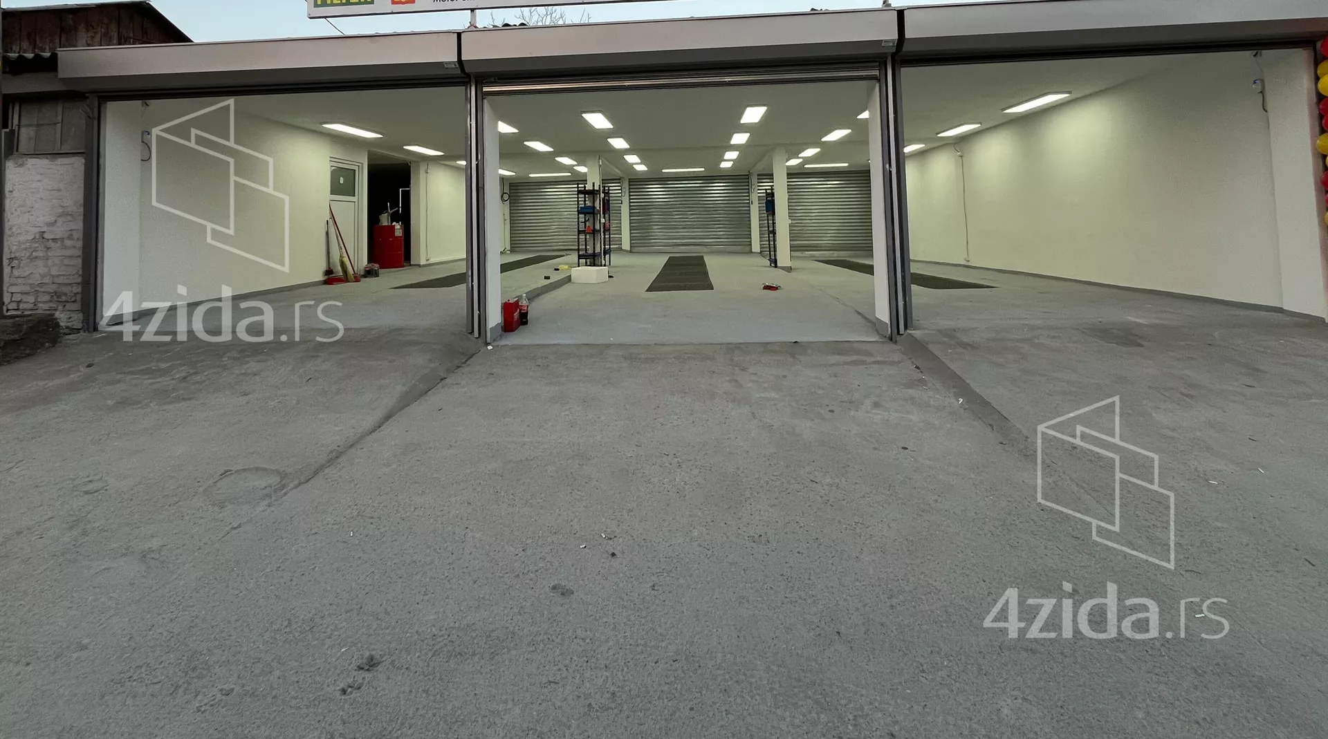 Poslovni prostor | 4zida