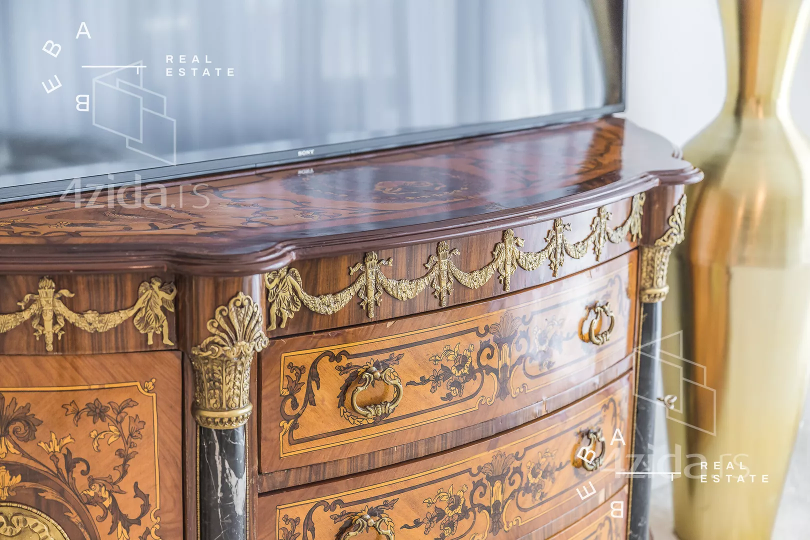 Šestosoban stan | 4zida