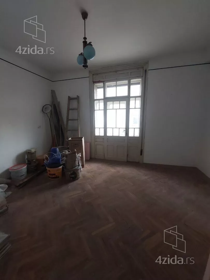 Četvoroiposoban stan | 4zida