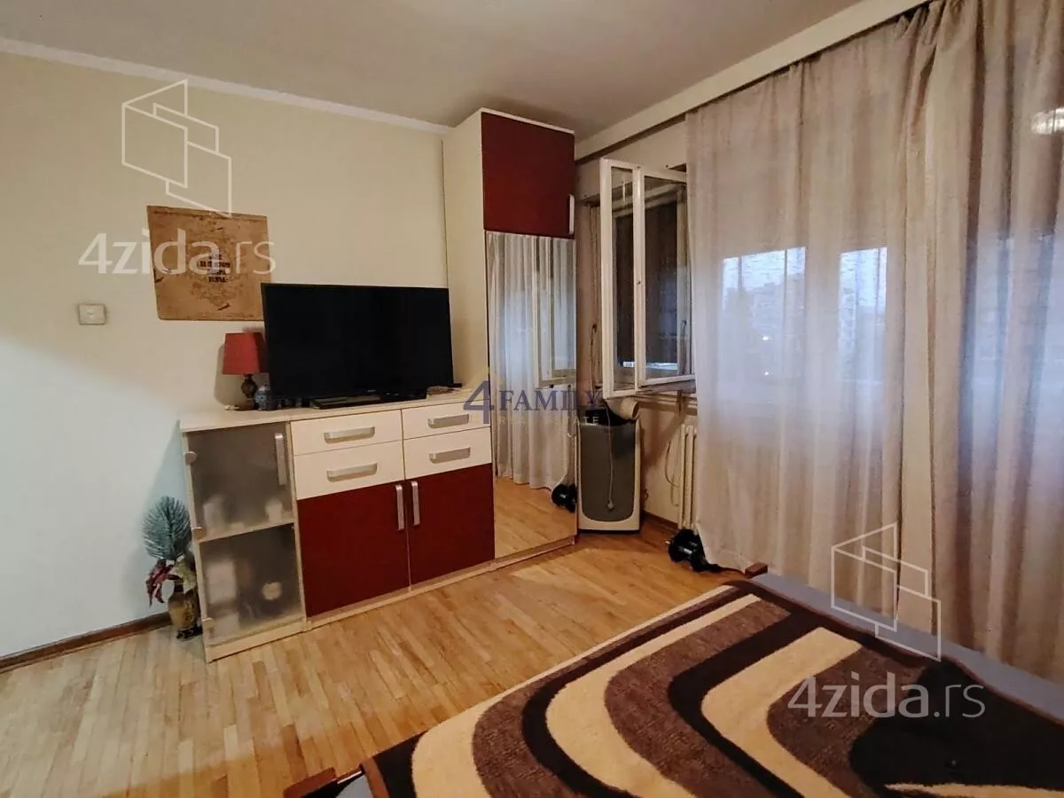 Troiposoban stan | 4zida