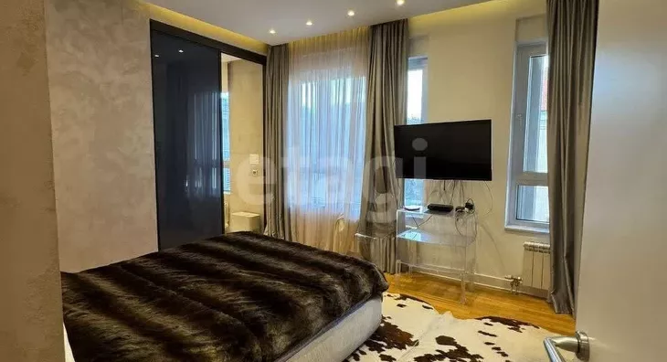 Šestosoban stan | 4zida