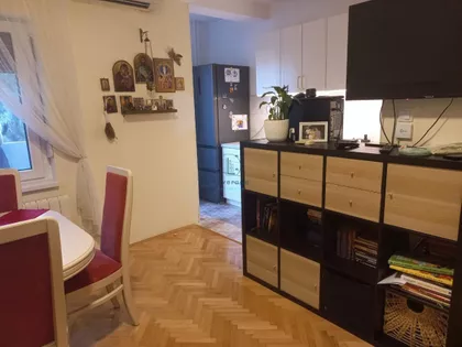 Julino Brdo | 4zida.rs