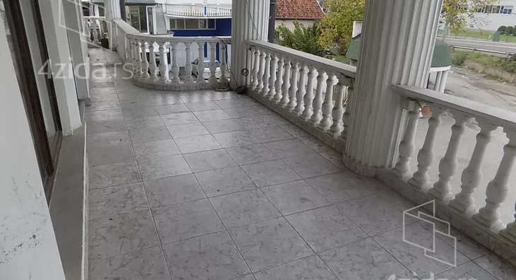 Poslovna zgrada | 4zida