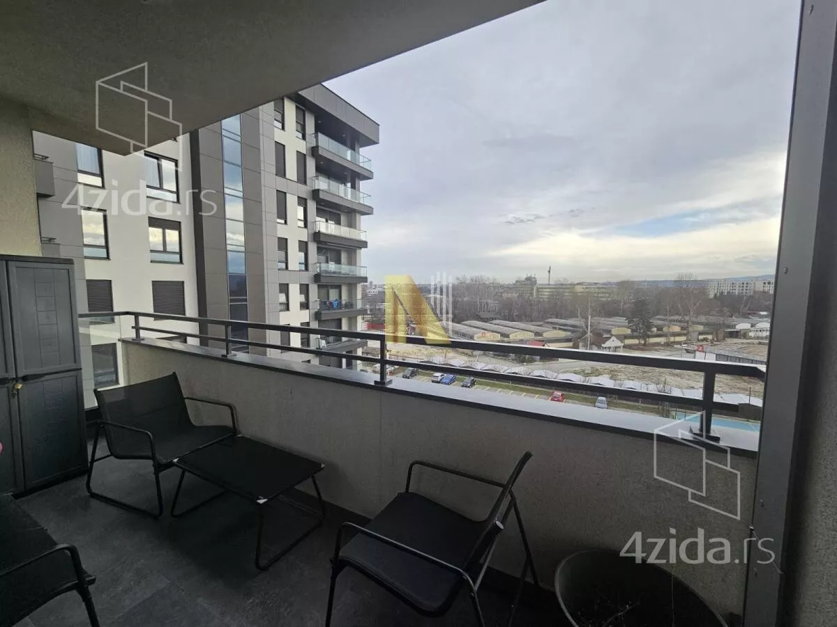 Četvoroiposoban stan | 4zida