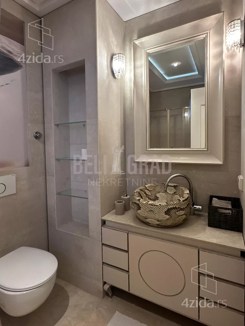 Četvoroiposoban stan | 4zida