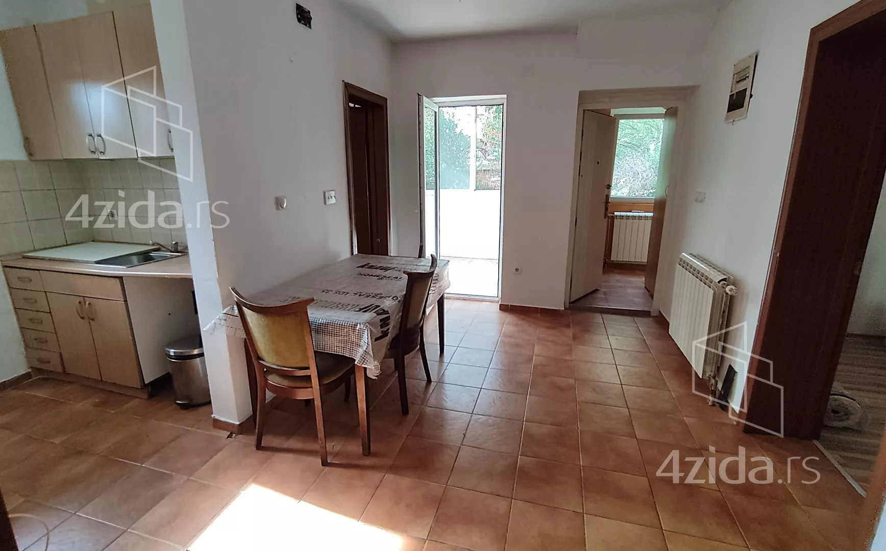 Troiposoban stan | 4zida