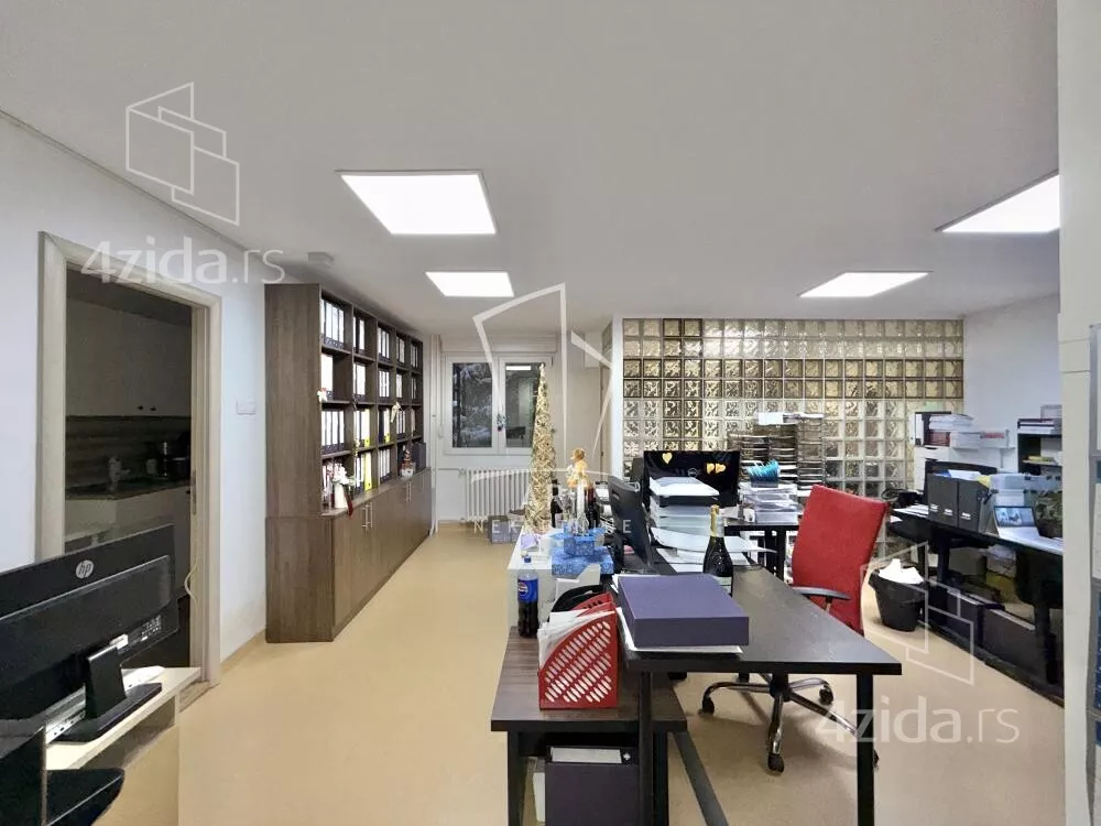 Poslovni prostor | 4zida